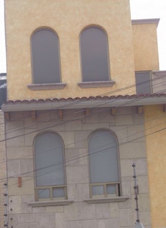 VENTA CERCHADA 1/2 PUNTO CON VENTILACION: ABAJO LISA: ARRIBA