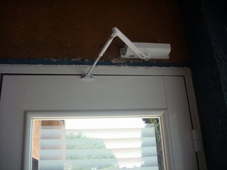 INSTALACION DE PENICHET(CIERRA PUERTA)
