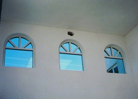 PODEMOS CERCHAR VENTANAS HASTA DE 30cm